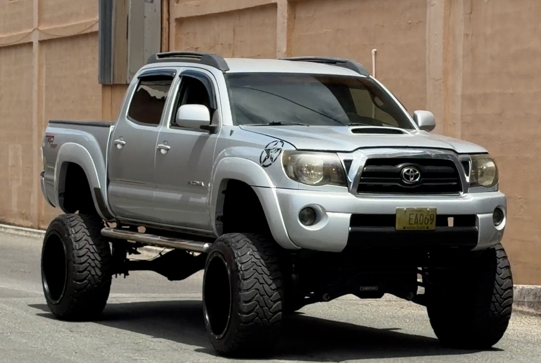 2005 Toyota Tacoma Pick-Up Double Cab - related image